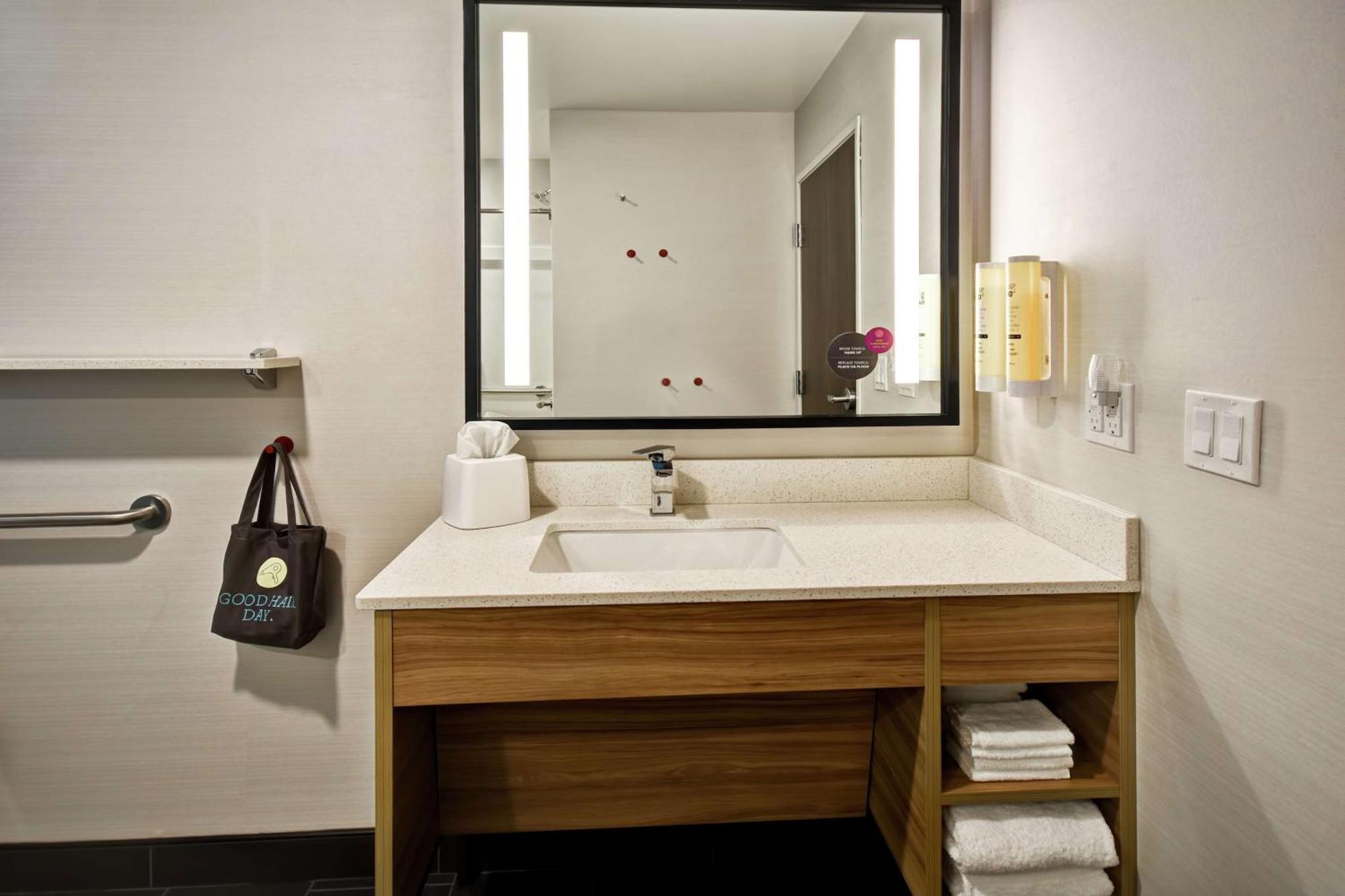 Tru By Hilton Fort Wayne Dış mekan fotoğraf